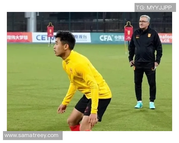 深圳队与山东泰山戴伟浚的精彩对决引发球迷热议与期待 深圳队与山东泰山戴伟浚的精彩对决引发球迷热议与期待