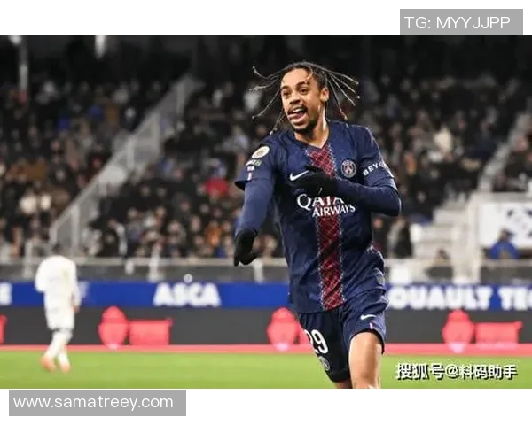 巴黎圣日耳曼再度登顶法甲榜首,尤文图斯铁卫助攻帕雷德斯破门领先优势 巴黎圣日耳曼再度登顶法甲榜首,尤文图斯铁卫助攻帕雷德斯破门领先优势