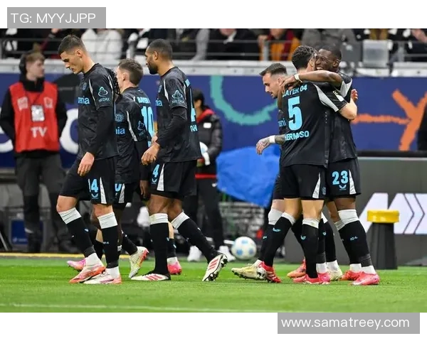 勒沃库森球员受伤退出比赛,影响德甲战局 勒沃库森球员受伤退出比赛,影响德甲战局